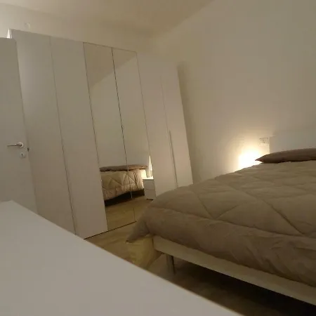 Apartment 5 Terre Station