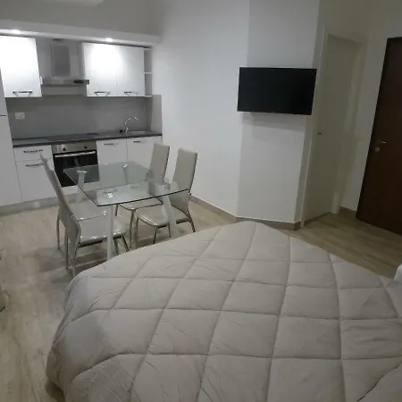 Apartment 5 Terre Station *